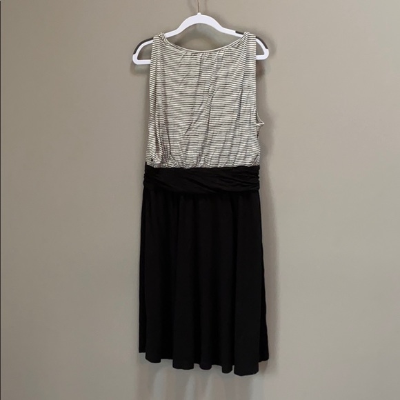 Loft Sleeveless Dress - Picture 2 of 8
